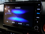 CD、DVD、Bluetooth、AM、FM、AUX、スマートフォン接続ができます。