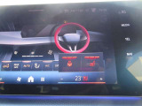 ◆iDriveを装備。操作系統をディスプレイから独立させることで、人間工学に基づいた最適な運転環境を実現しております。◆