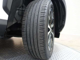 タイヤサイズは215/50R18となっております☆