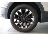 ボディコーティング施工も取り扱っています。お車を綺麗な状態でお渡しができます。また遠方の方にも喜んでいただいております。