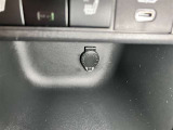 アクセサリーソケット付き車両です。