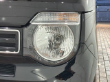 LEDヘッドライトは、点灯の瞬間から最大光量を発揮し、突然暗くなるトンネルなどでの安定感を高めます。