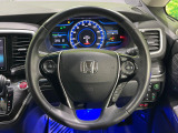 【純正革巻きステアリング】上質な革を使用することで、手にしっかり馴染みとても運転しやすいハンドルです♪
