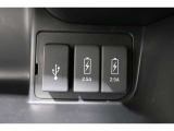 スマートフォンなどの音楽再生が可能なUSB接続ジャック装備車両です♪♪♪