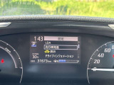発進遅れを防ぐ「先行車発進」機能を搭載。
