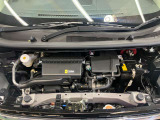 エンジンルームもクリーニング済みできれいですよ。日産の整備士がしっかりと丁寧に点検していますので安心してお乗りいただけます