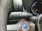 雨天時でもクリアな視界を確保。直感的な操作で、運転に集中できます。安全なドライブをサポートします。