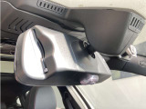 ETCはルームミラー一体式となっておりますのでとてもすっきりとしています。ナビと連動して利用料金の確認もできます。