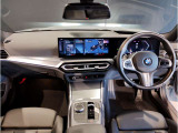 ☆センターパネルを運転席側に僅かに傾けたBMW独特のインパネ☆【駆け抜ける歓び】はここからもスタートしております☆