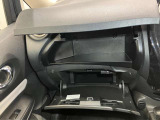上下に収納があるので、常備しておきたい小物など分けて収納でき、車内をきれいに保てます!