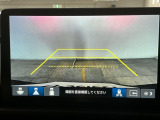 【バックカメラ】運転が苦手な方も車庫入れラクラクです!ギアをリバースに入れれば自動的に切り換わりますので、面倒な操作は不要です♪狭い駐車場もお車を傷つけず安心ですね!