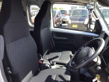 それぞれの分野のプロがお車の悩みや疑問に親身になって対応させていただきます。