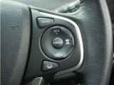 ◆アダプティブクルーズコントロール◆予め設定した車速内でクルマが自動的に加減速。前走車との適切な車間距離を維持しながら追従走行します。【LKAS】車線維持支援システムでステアリング操作を支援。