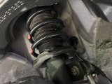 お車を安心してお乗りいただく為には、足回りの定期点検が欠かせません。サービスサポート(有償保証)では無料点検もご提供しており、安心のカーライフをお過ごしいただけるサポート体制が整っています。