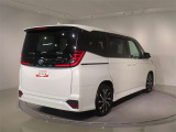 リヤコンビネーションランプ(LEDストップランプ+LEDテールランプ+ターンランプ+LEDバックアップランプ)
