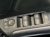 パワーシートの操作は、スイッチがシートの形状をしておりますので、ダイレクトに調節が可能でございます。
