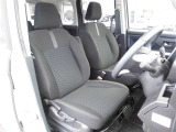 【内装】ルーミーの車内です♪もちろん、フロアマットもついてますよ〜!