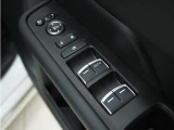 ◆パワーウィンドウスイッチ◆運転席から全席の窓の開閉操作を行うことが出来いつでも換気ができます!