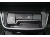 スマートフォンなどの音楽再生が可能なUSB接続ジャック装備車両です♪♪♪