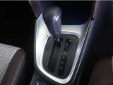 無段変速機(CVT)を搭載。有段変速機に存在する「変速ショック」が無いので、スムーズなアクセル操作が可能です♪