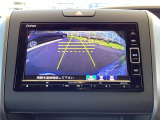 バックモニター付きで、車庫入れやバック時の後方確認をしっかりサポート。モニターに映し出される映像で死角も確認しやすく、狭い場所での駐車や後退時の操作をより安心して行えます。