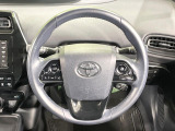 【純正革巻きステアリング】上質な革を使用することで、手にしっかり馴染みとても運転しやすいハンドルです♪