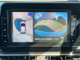 インテリジェント アラウンドビューモニター。クルマのまわりや目が届きにくいところも、大きい画面でしっかり確認できるので安心。