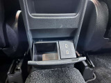 納車前整備は、メルセデスベンツ国際認定メカニックによる最新の検査ライン等の施設が充実した当社工場で入念に行います。メルセデス・ベンツの定める厳しい基準をクリアしたお車のみをご案内させて頂きます。