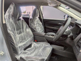 ゆったりとしてかっこいい運転席は走る喜びを感じられる快適空間です