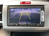 バックも安心のバックカメラ付いています。バックカメラがあると、いつでも安全にバックできますね。死角も減ります。
