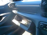 車検証などの保管に便利な小物入れがついています