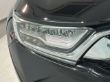 LEDヘッドライトは、点灯の瞬間から最大光量を発揮し、突然暗くなるトンネルなどでの安定感を高めます。