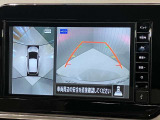 【アラウンドビューモニター】車を上から見下ろしているかのような映像で周囲の状況がひと目で確認、狭い駐車場に駐車するときも安心です♪