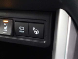アドバンストパークは、ステアリングやアクセル、ブレーキ操作を自動でアシストして駐車・出庫をスムーズに行える機能です。