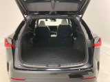 写真のように後部座席を倒せば、普段なかなか載せることのないような大きな荷物もしっかり積むことができそうですね。