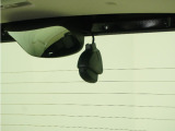 ◆リアにもドライブレコーダーを装備しております◆映像・音声などを記録する自動車用の装置です。もしもの事故の際の記録はもちろん、旅行の際の思い出としてドライブの映像を楽しむことができます。