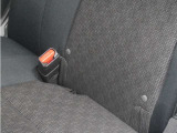 ◆ISOFIX◆シートベルトいらずでチャイルドシートと固定金具を連結するだけでガッチリ固定できます。