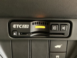 ハンドルの右側にETC2.0がついています。高速道路の料金所の通過も楽々です。 カードの取り出しもしやすい場所についています。