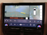 【パノラミックビューモニター&フロントビュー】見通しの悪い交差点やT字路などで車両前方と左右の状況確認をする為に車両上方と前方カメラからの映像を同時に表示するので周りがハッキリ確認でき安心です。