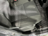 痛みの出やすい運転席シートの角、フロアマット、座面、ともに良好です