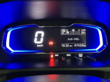 視認性の高いデジタルメーターです!