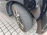 純正15インチアルミホイール。目立つような傷もなく状態良好です。