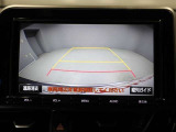 バックモニター装着車は後退時の強い味方です♪車庫入れや縦列駐車の際、後退操作の参考になるガイドラインをナビ画面に表示します。