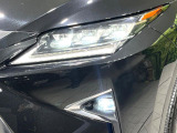 【シーケンシャルターンランプ付きLEDヘッドライト】人気の『流れるウィンカー』付きのLEDヘッドライトを装備♪高級感はもちろん、点灯時は存在感たっぷりで他車からも認識されやすく安心です。