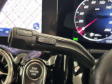 メモリー付きパワーシートが装備されている車両はシートの位置・ドアミラーの角度・ハンドルの位置を3名まで記憶出来ます。