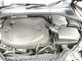 ご納車前に、店舗に併設された整備工場にて点検整備を行います。ボルボ車を熟知したテクニシャンが、ディーラーならではの安心感をご提供致します。