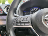 ステアリングに装備されたスイッチで運転中でも楽に音量の操作が可能です♪♪慣れると目線をそらさずに行えますので安全です♪♪