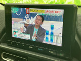 停車中には、TV番組や映像をお楽しみいただけます。長距離移動時や休憩時間に、リラックスした時間を過ごせます。