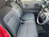快適に運転できるドライブポジション!運転席シートリフターとシートスライドで、無理のない運転姿勢がとれます