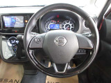 運転が楽しくなる明るく開放的な運転席まわりです。